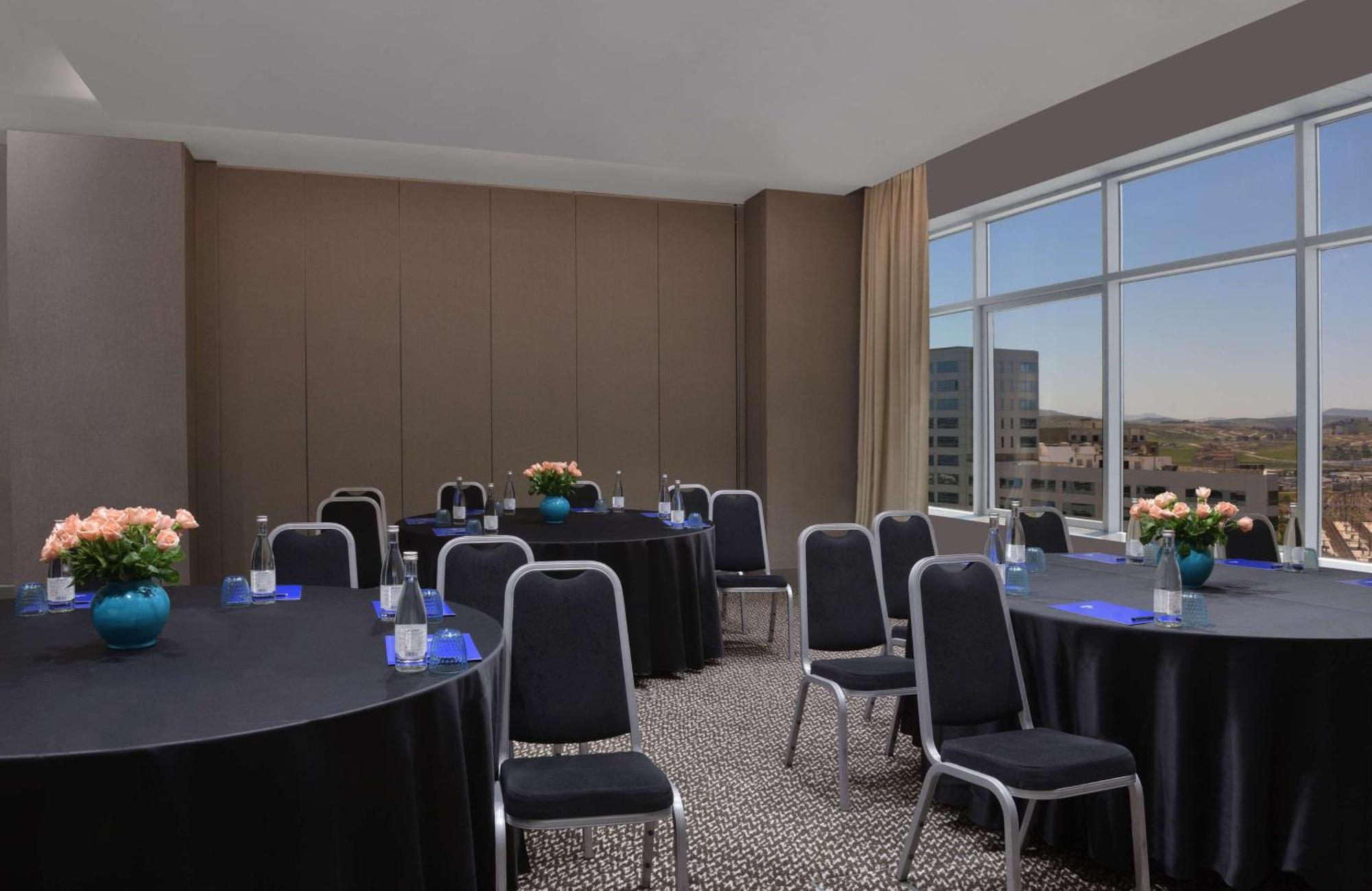 Hilton Tanger City Center Hotel&Residences Eksteriør bilde Meeting room