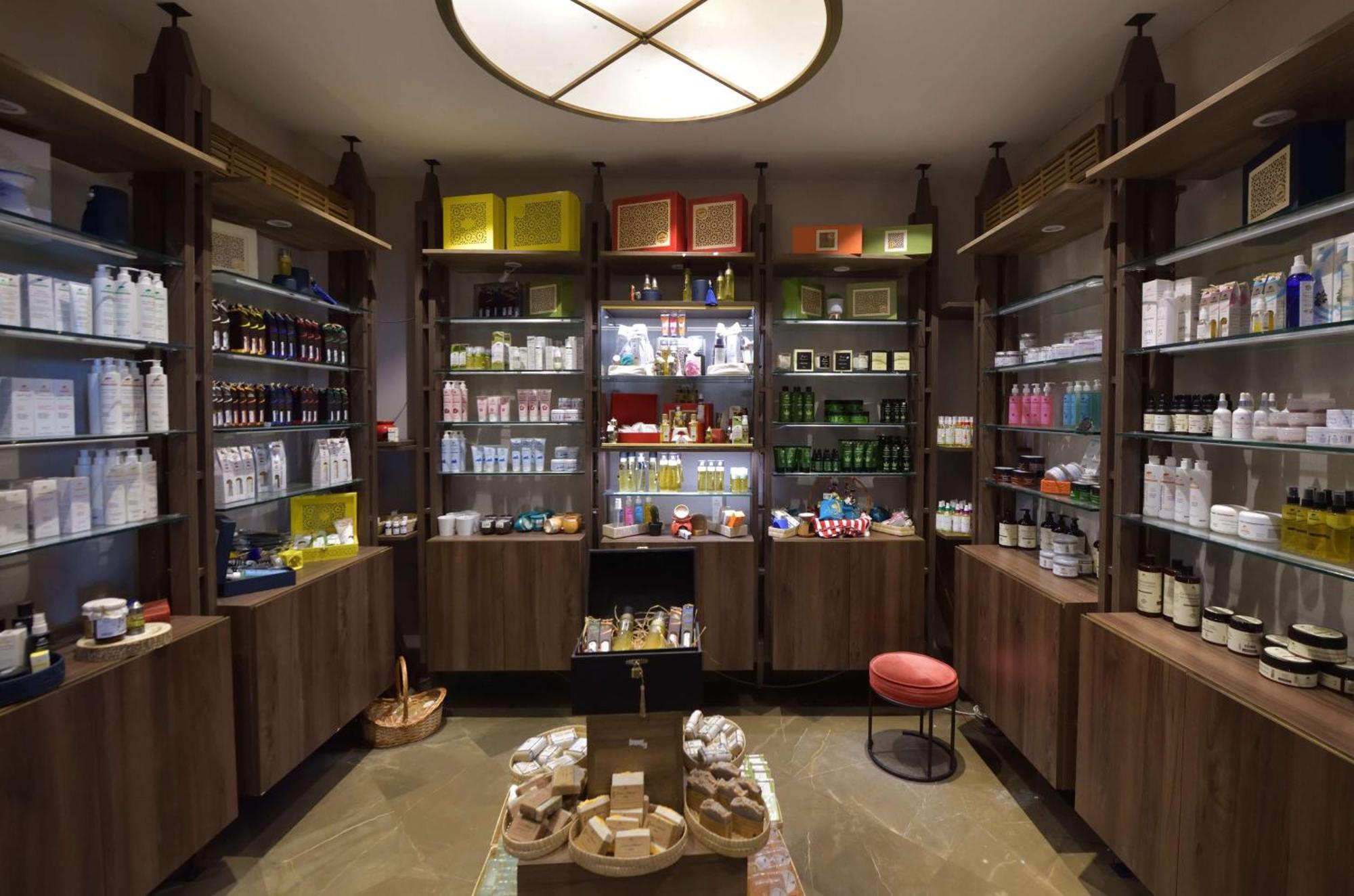 Hilton Tanger City Center Hotel&Residences Eksteriør bilde A pharmacy in Paris