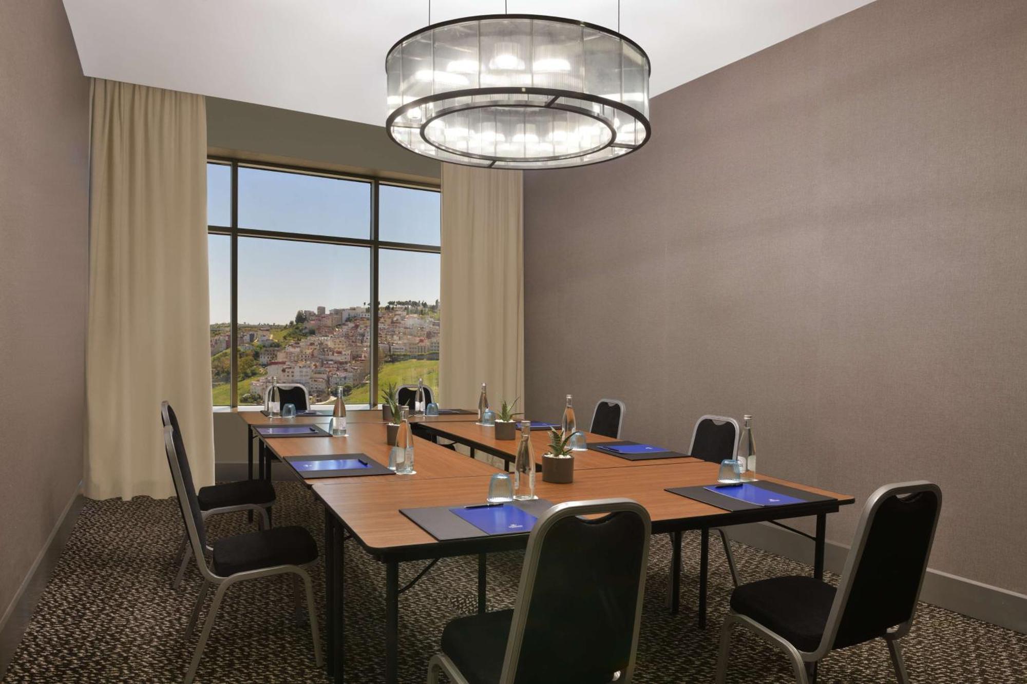 Hilton Tanger City Center Hotel&Residences Eksteriør bilde A typical boardroom
